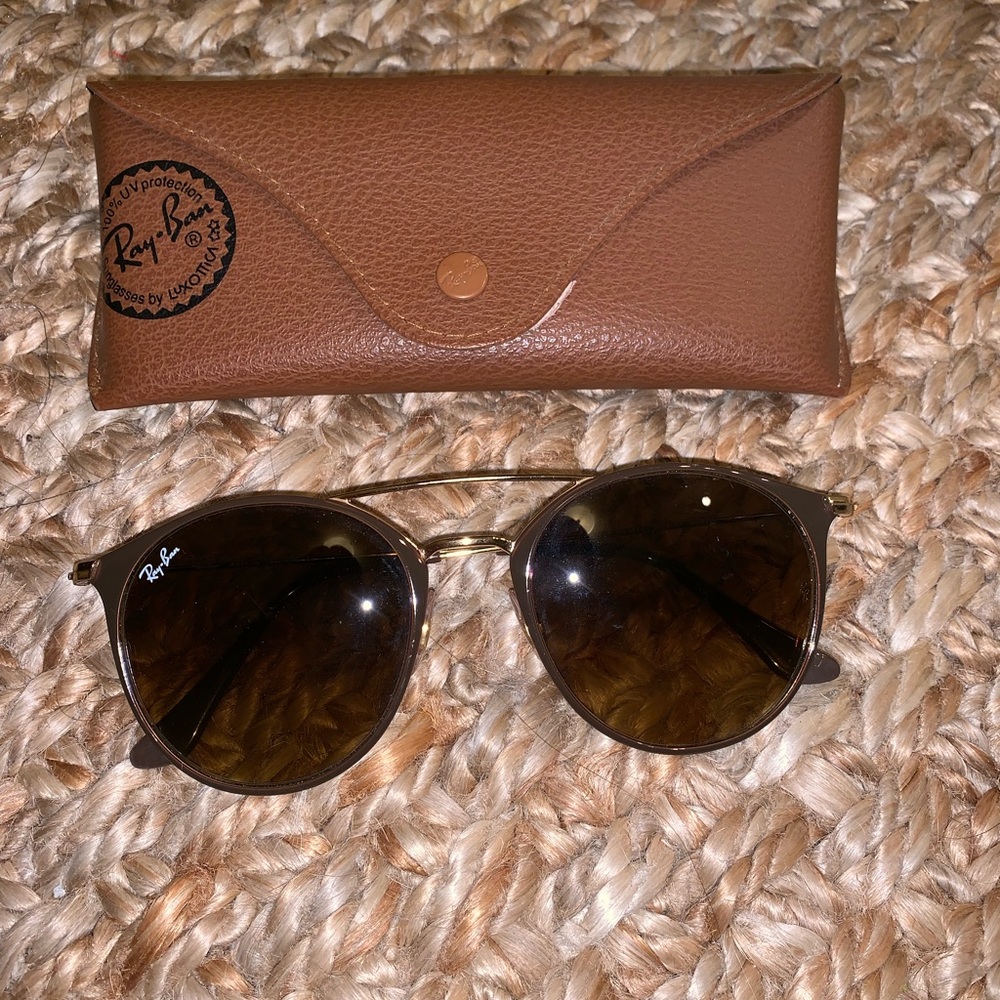 lightly worn ray ban glasses